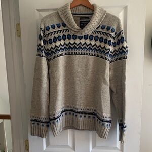 American Eagle Outfitters Beige and Blue Crewneck Sweater